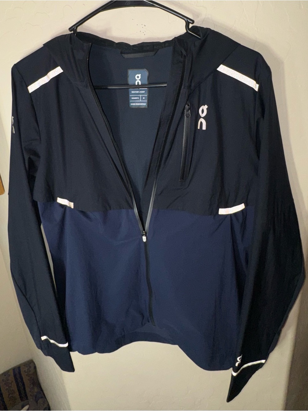 On Running Women’s Weather Jacket Hooded Reflective Navy Black Anorak M